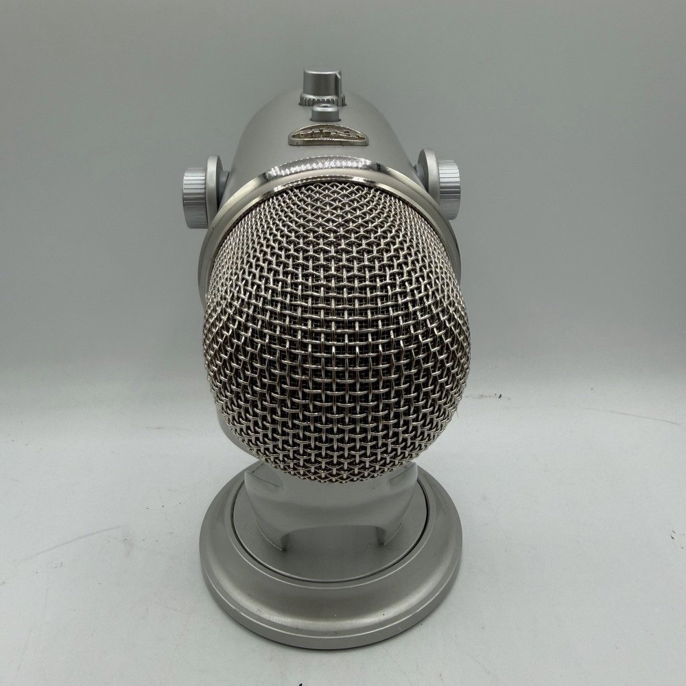Blue Yeti USB Microphone A00132 Silver Podcast Streaming Mic w/ Stand - Picture 4 of 8